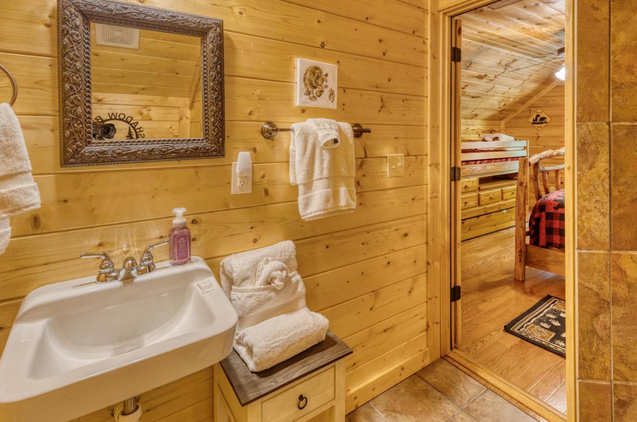 Trout N' About Your Blue Ridge Mountains Retreat, Hot Tub + Game Room! Ellijay Exterior photo
