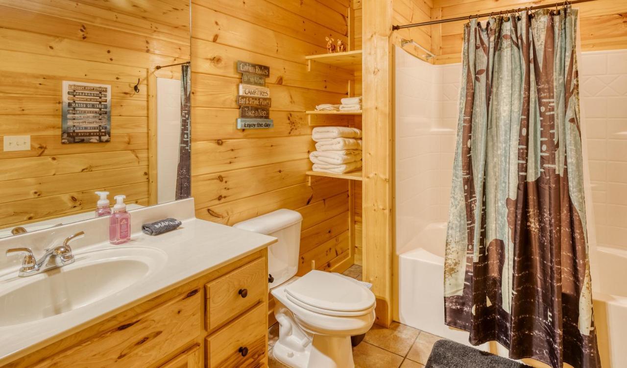 Trout N' About Your Blue Ridge Mountains Retreat, Hot Tub + Game Room! Ellijay Exterior photo