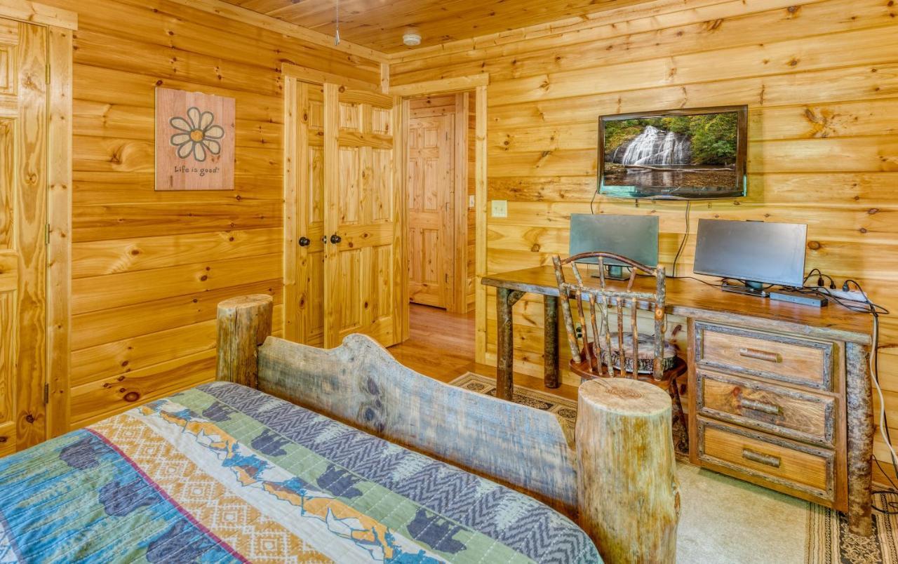 Trout N' About Your Blue Ridge Mountains Retreat, Hot Tub + Game Room! Ellijay Exterior photo